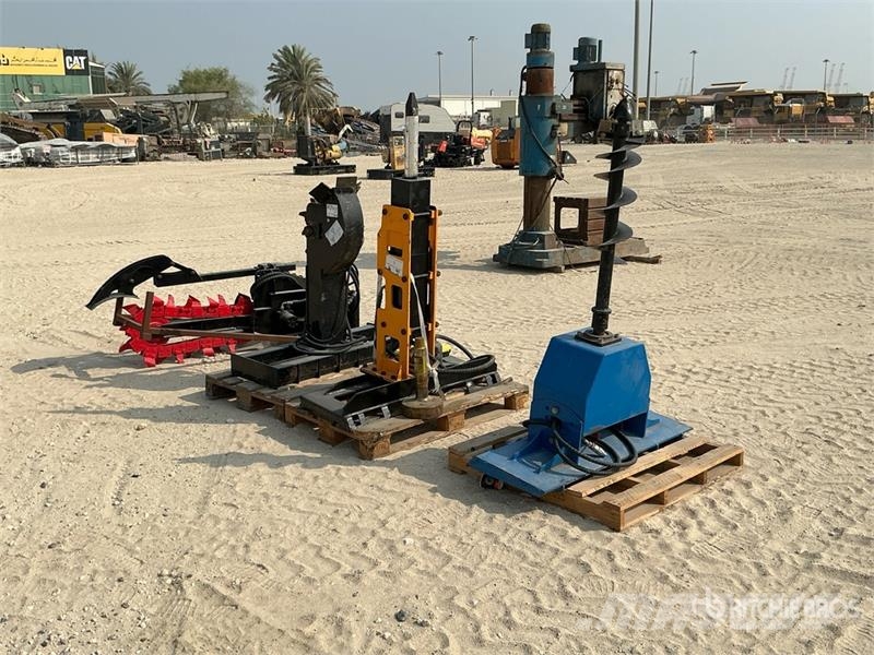  Quantity of (5) Attachments of Mini Skid Steer Loa Drugi deli
