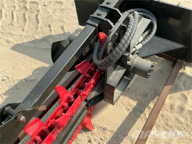  Quantity of (5) Attachments of Mini Skid Steer Loa Drugi deli