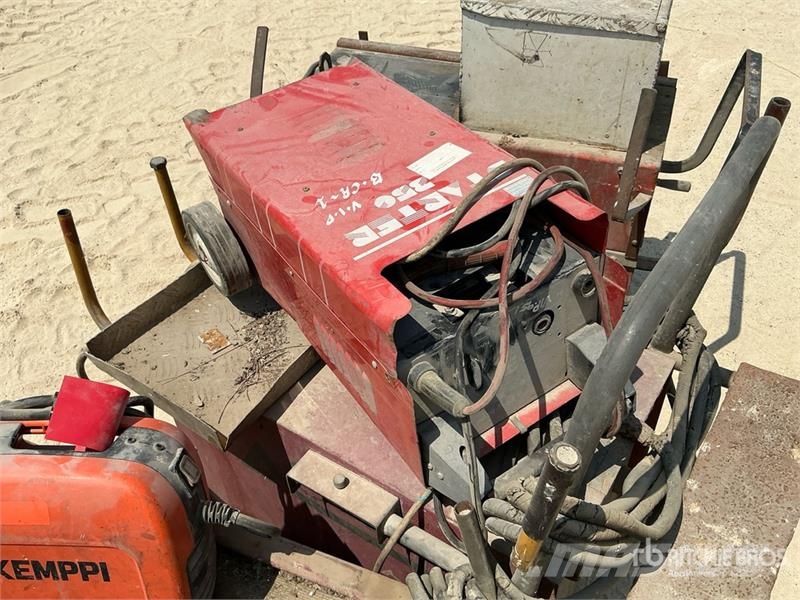Quantity of (5) Electric Welder Μηχανές συγκόλλησης