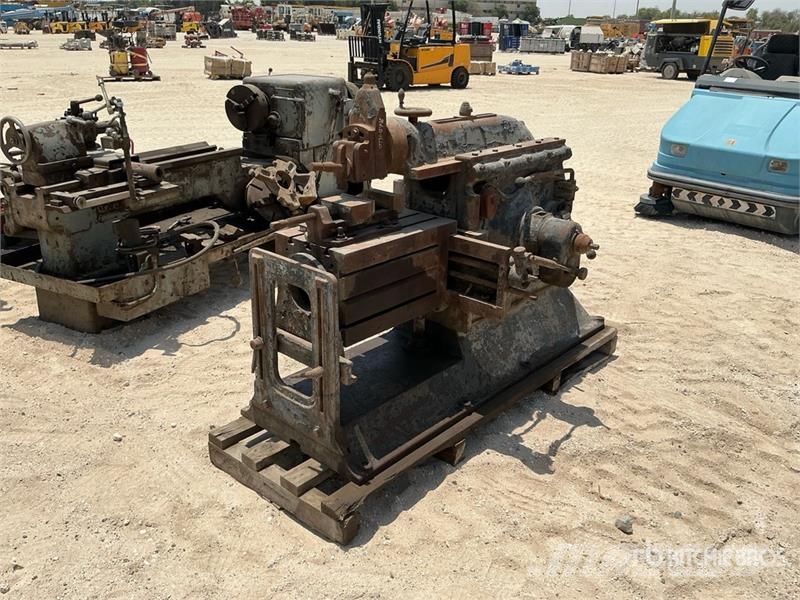 Quantity of (5) Industrial Equipment w/ Lathe Строителство - Други