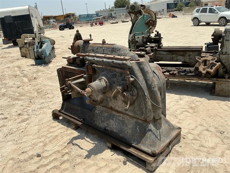 Quantity of (5) Industrial Equipment w/ Lathe Строителство - Други