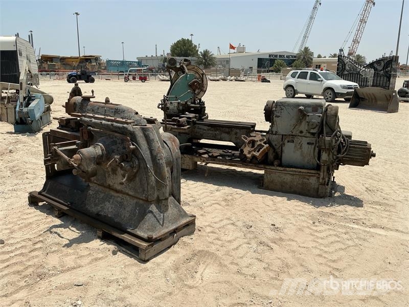 Quantity of (5) Industrial Equipment w/ Lathe Строителство - Други