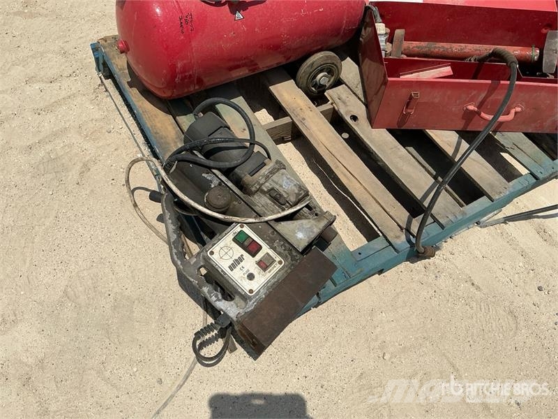 Quantity of (5) Industrial Equipment w/ Lathe Строителство - Други