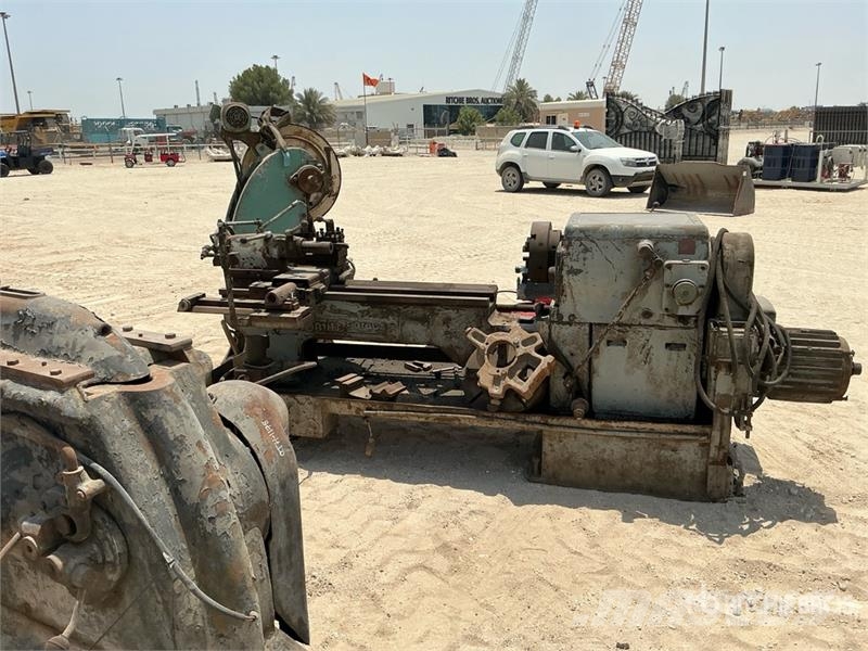 Quantity of (5) Industrial Equipment w/ Lathe Строителство - Други
