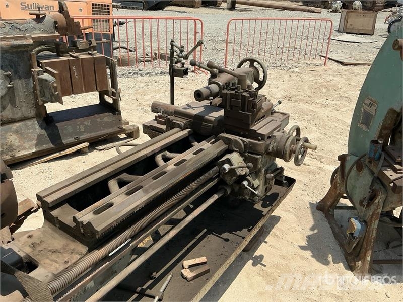Quantity of (5) Industrial Equipment w/ Lathe Строителство - Други