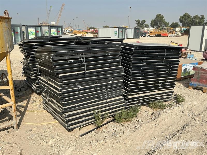 Quantity of (5) Pallets of Solar Panels w/ Seimitu Drugi deli