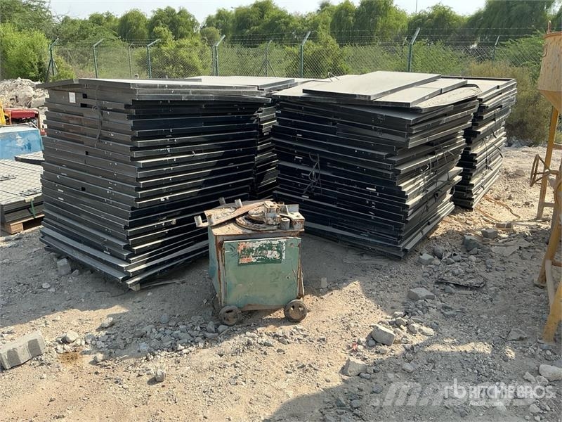 Quantity of (5) Pallets of Solar Panels w/ Seimitu Drugi deli