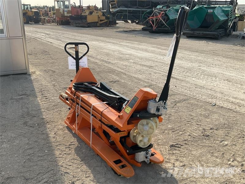 Quantity of (6) 3.0TON Hydraulic Pallet Jack (Unu شاحنة يدوية بمنصة نقالة