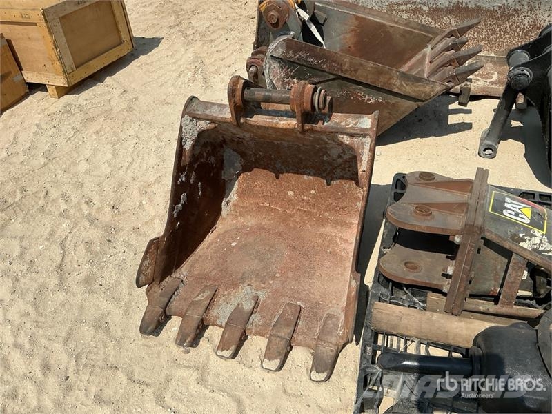 Quantity of (6) Hydraulic Breaker w/ Backhoe Loade Bakken