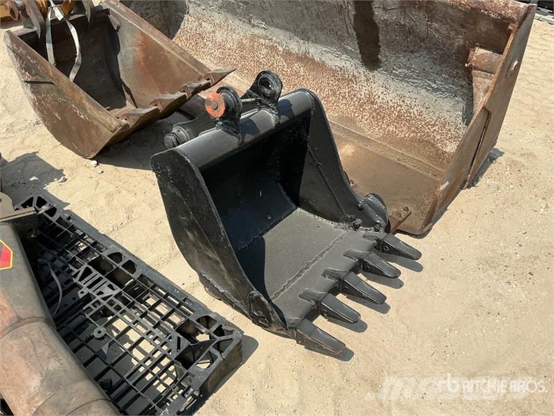 Quantity of (6) Hydraulic Breaker w/ Backhoe Loade Bakken