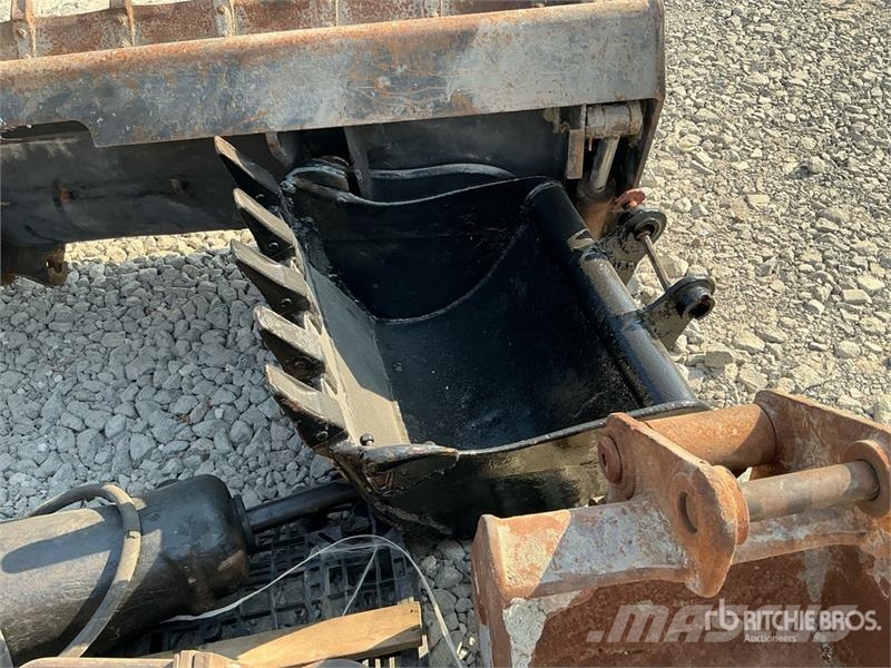 Quantity of (6) Hydraulic Breaker w/ Backhoe Loade Lopaty
