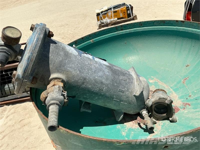  Quantity of (6) Vacuum Machine & Sand Blasting Pot مكونات أخرى