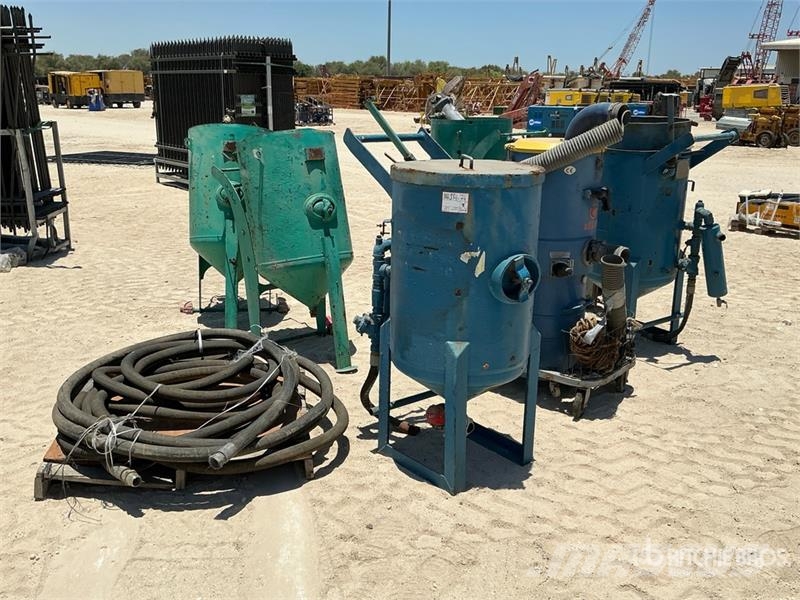  Quantity of (6) Vacuum Machine & Sand Blasting Pot مكونات أخرى