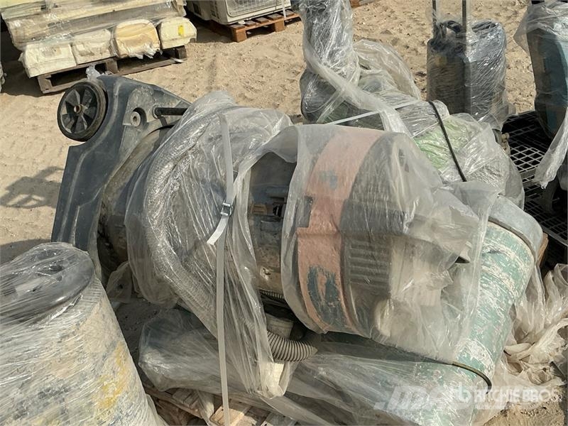 Quantity of (7) Floor Grinder, Vacuum Cleaner & Pr Мийні апарати низького тиску