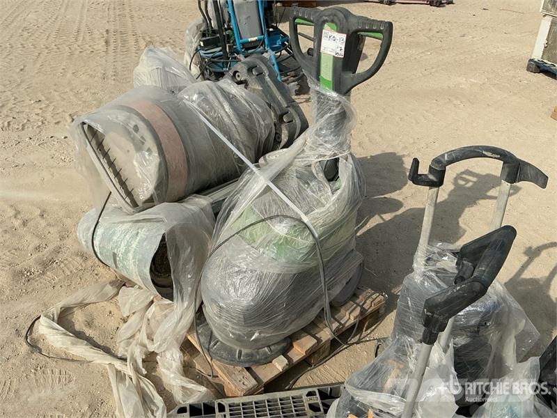 Quantity of (7) Floor Grinder, Vacuum Cleaner & Pr Мийні апарати низького тиску