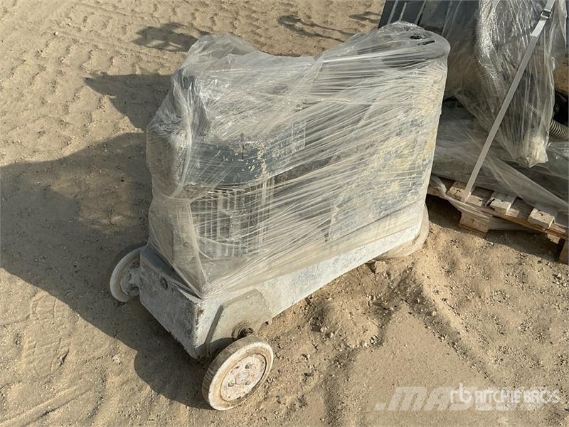 Quantity of (7) Floor Grinder, Vacuum Cleaner & Pr Мийні апарати низького тиску