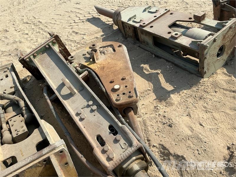  Quantity of (7) Hydraulic Breaker - Fits excavator مطارق / كسارات
