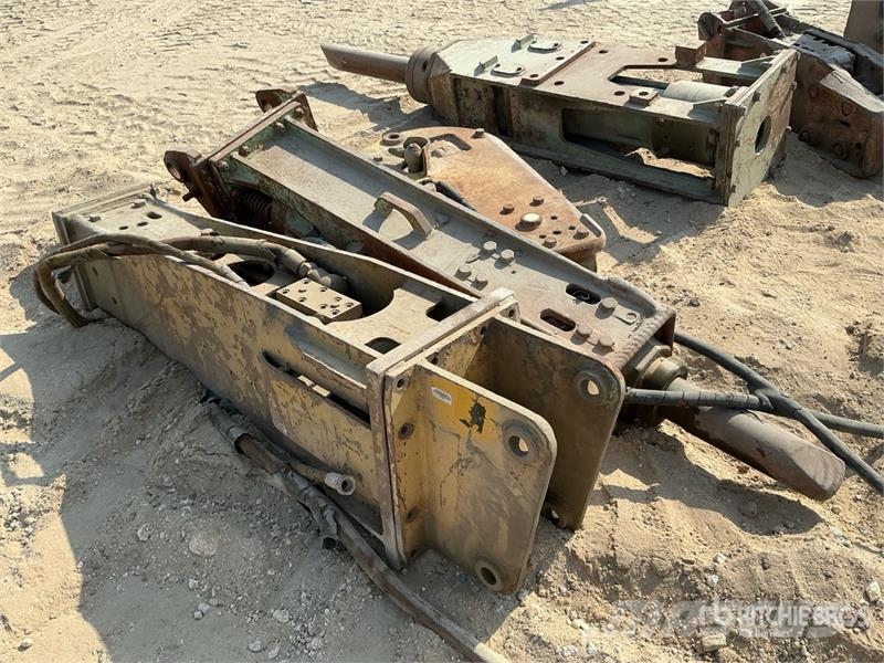  Quantity of (7) Hydraulic Breaker - Fits excavator مطارق / كسارات
