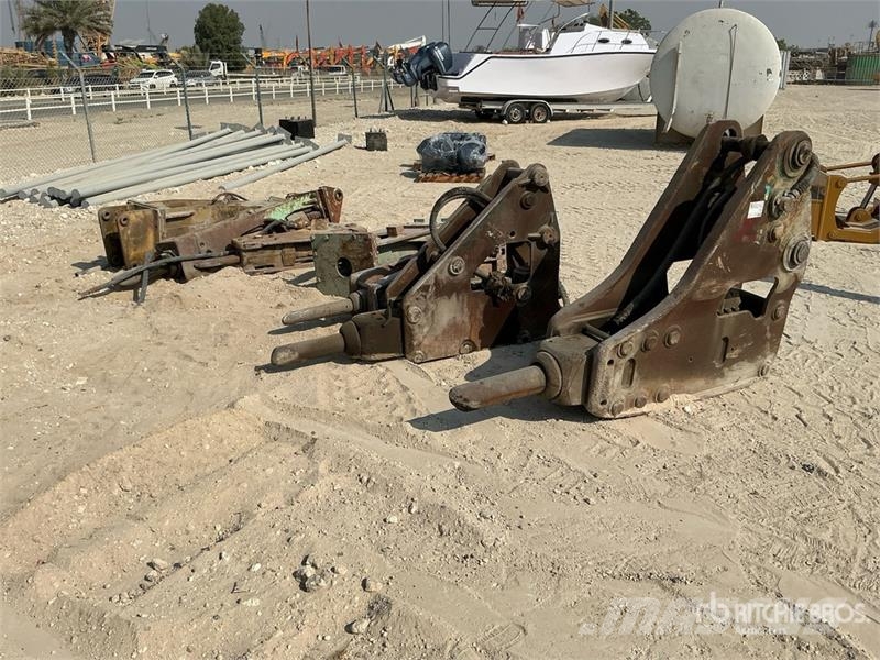  Quantity of (7) Hydraulic Breaker - Fits excavator مطارق / كسارات