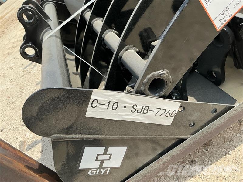  Quantity of (8) GIYI Mini Excavator Attachments (U Drugi deli