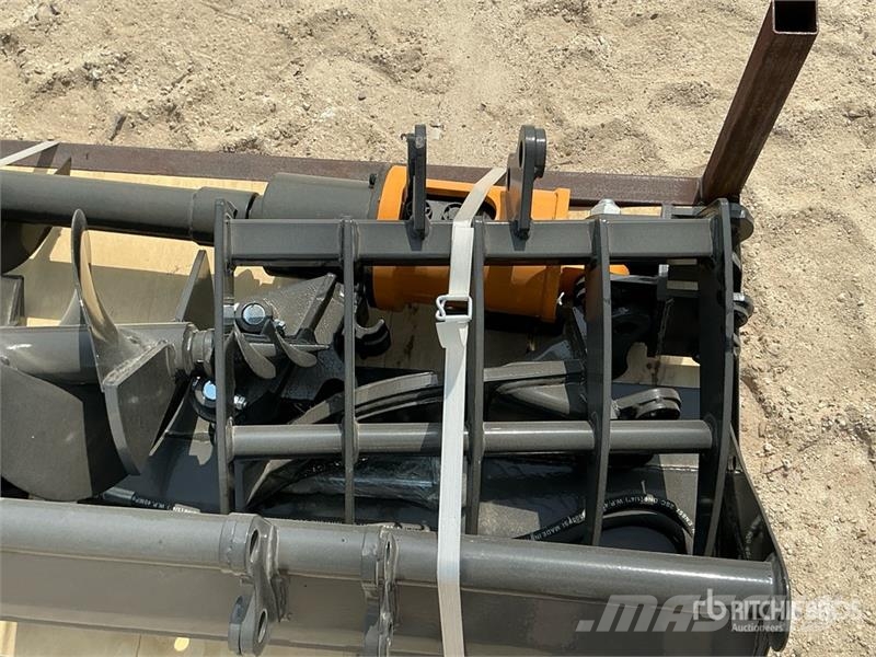 Quantity of (8) GIYI Mini Excavator Attachments (U Drugi deli