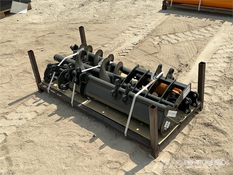  Quantity of (8) GIYI Mini Excavator Attachments (U Drugi deli