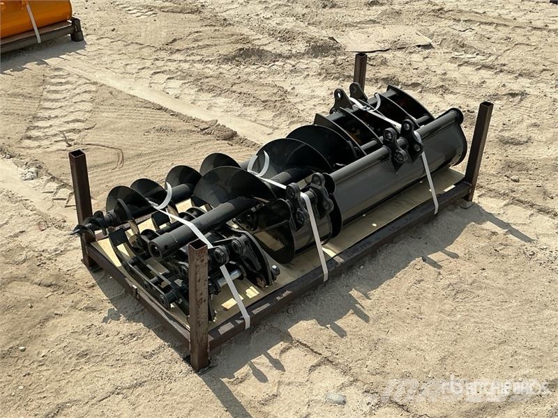  Quantity of (8) GIYI Mini Excavator Attachments (U Drugi deli
