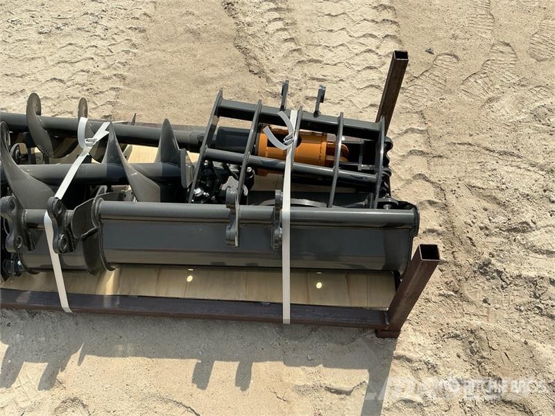  Quantity of (8) GIYI Mini Excavator Attachments (U Drugi deli