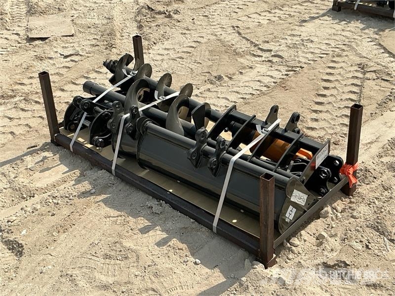  Quantity of (8) GIYI Mini Excavator Attachments (U Drugi deli
