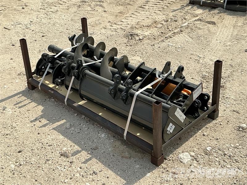  Quantity of (8) GIYI Mini Excavator Attachments (U Drugi deli