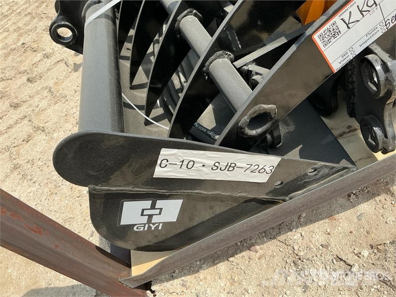 Quantity of (8) GIYI Mini Excavator Attachments (U Drugi deli