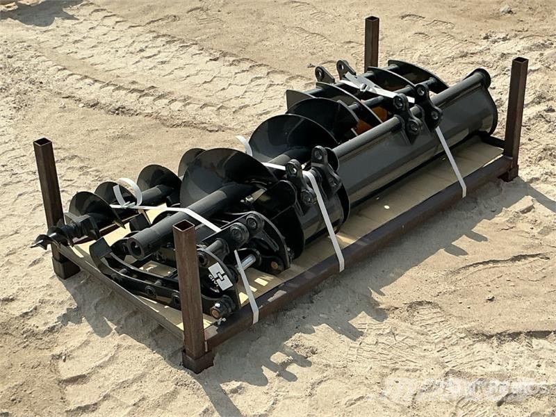  Quantity of (8) GIYI Mini Excavator Attachments (U Drugi deli