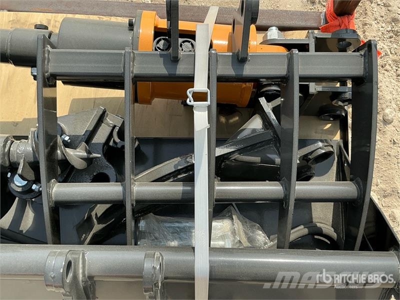  Quantity of (8) GIYI Mini Excavator Attachments (U Drugi deli