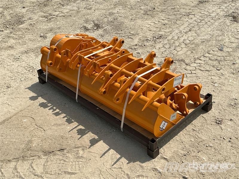  Quantity of (8) GIYI Mini Excavator Attachments -  Drugi deli