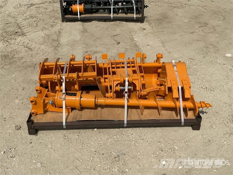  Quantity of (8) GIYI Mini Excavator Attachments -  Drugi deli