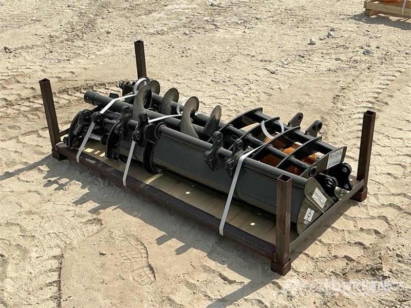  Quantity of (8) GIYI Mini Excavator Attachments (U Drugi deli