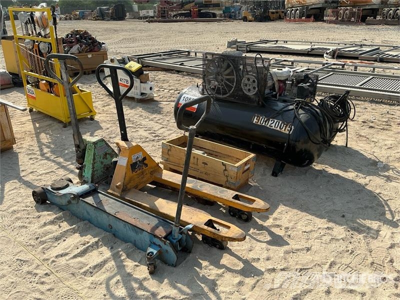 Quantity of (8) Tire Changing Tools Altri componenti