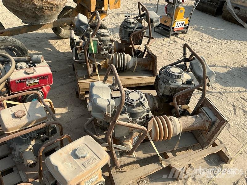 Quantity of Concrete Mixer w/ Concrete Vibrator Placas compactadoras