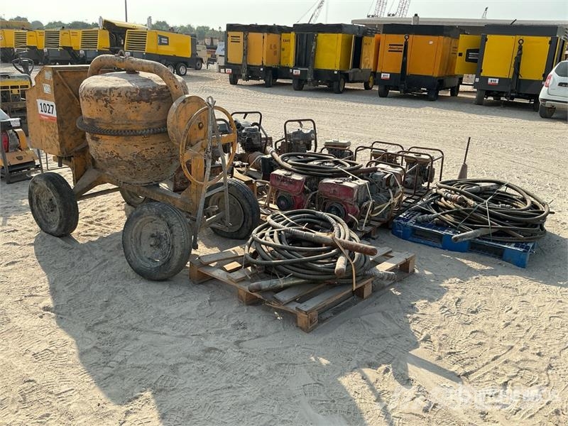 Quantity of Concrete Mixer w/ Concrete Vibrator Placas compactadoras