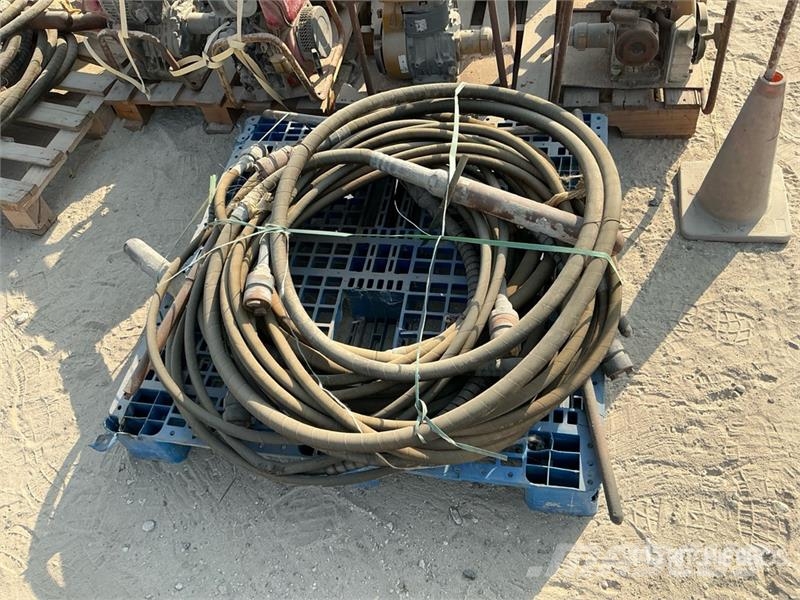 Quantity of Concrete Mixer w/ Concrete Vibrator Placas compactadoras