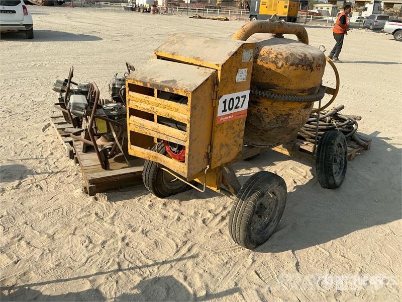 Quantity of Concrete Mixer w/ Concrete Vibrator Placas compactadoras