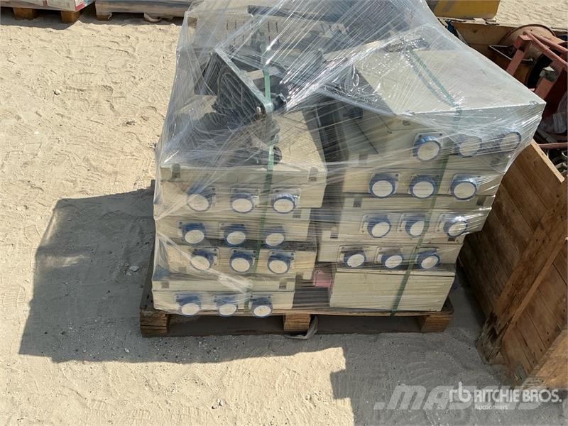  Quantity of Exhaust Fans, Electric Panel, Bolts, N مكونات أخرى