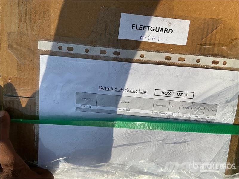 Quantity of Fleet Guard Oil,Air,Water & Fuel Filte مكونات أخرى