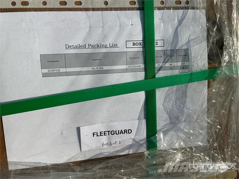  Quantity of Fleet Guard Oil,Air,Water & Fuel Filte مكونات أخرى