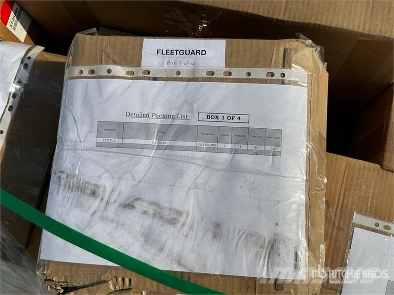  Quantity of Fleet Guard Oil,Air,Water & Fuel Filte مكونات أخرى