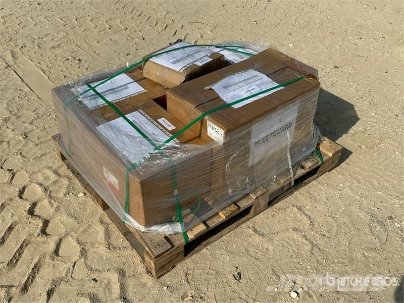  Quantity of Fleet Guard Oil,Air,Water & Fuel Filte مكونات أخرى