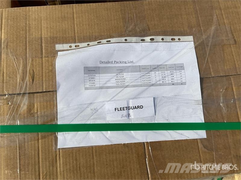  Quantity of Fleet Guard Oil,Air,Water & Fuel Filte مكونات أخرى