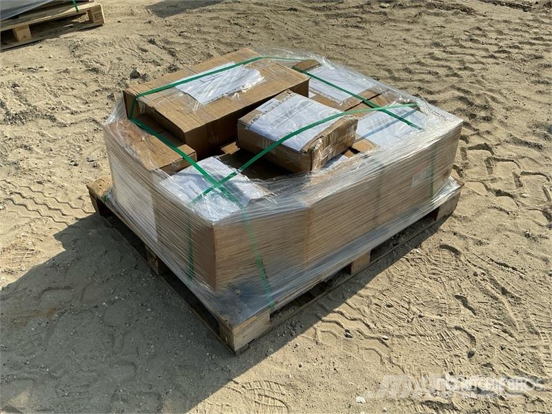  Quantity of Fleet Guard Oil,Air,Water & Fuel Filte مكونات أخرى
