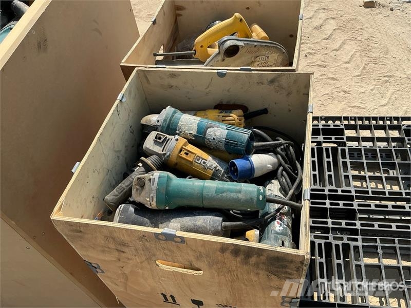 Quantity of Hand Tools مكونات أخرى