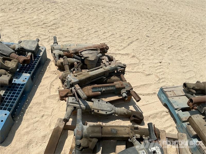  Quantity of Jack Hummers, Engine & Lawn Mower Самоходные газонокосилки